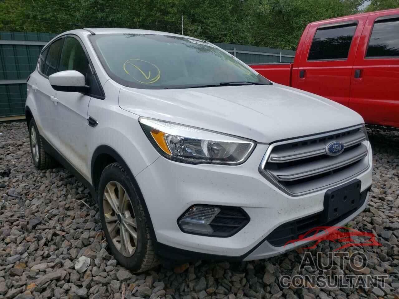 FORD ESCAPE 2017 - 1FMCU0GD2HUC99520