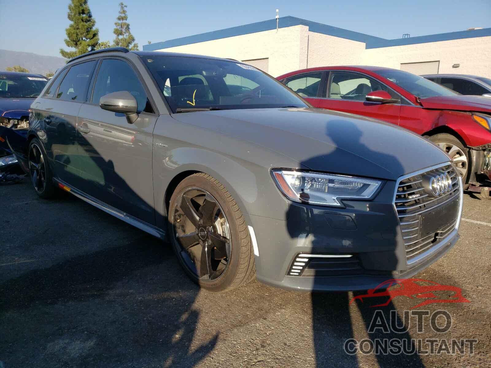 AUDI A3 2018 - WAUUPBFF9JA064924