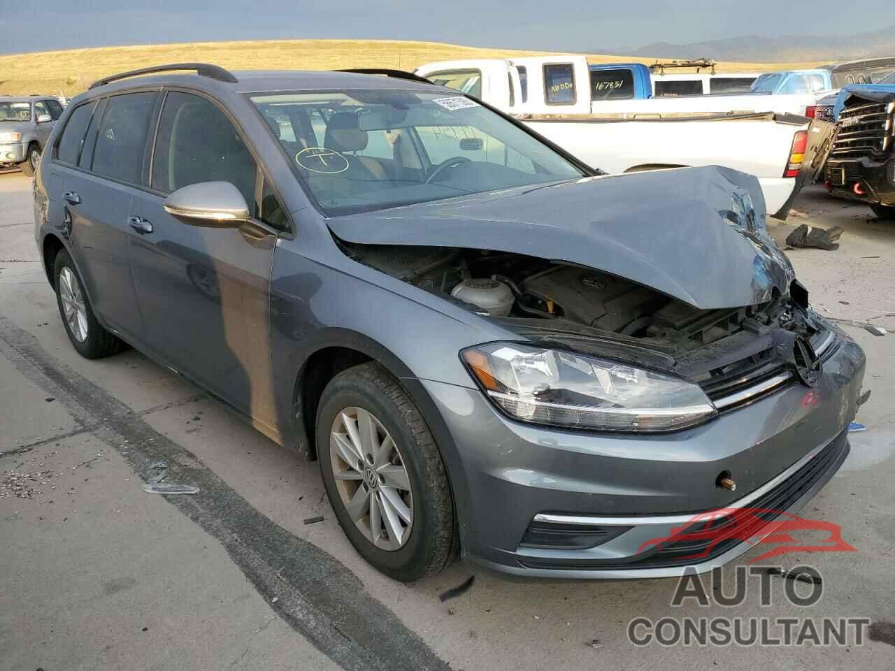 VOLKSWAGEN GOLF 2018 - 3VWD17AU1JM756473