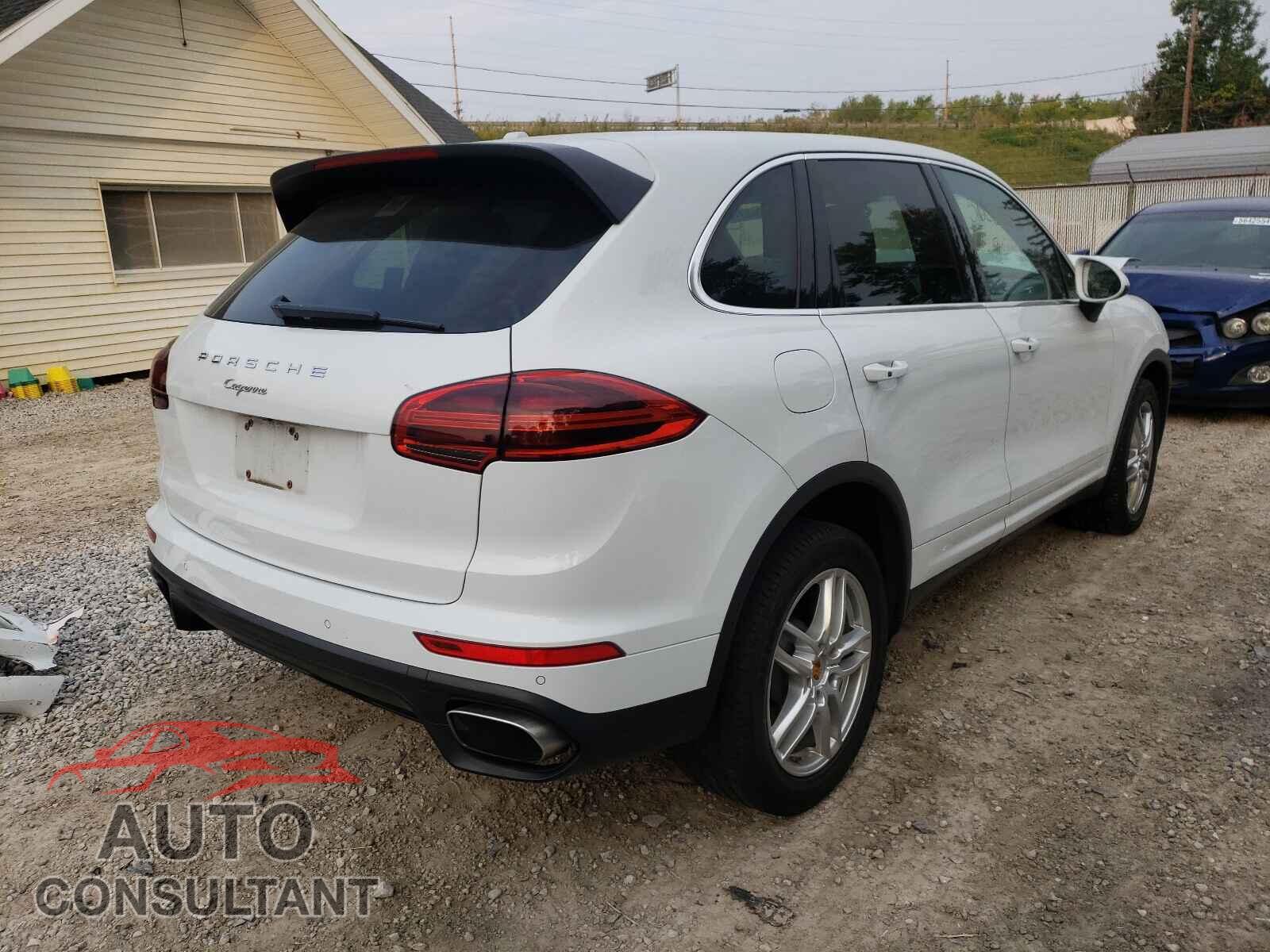 PORSCHE CAYENNE 2016 - WP1AA2A27GKA08820