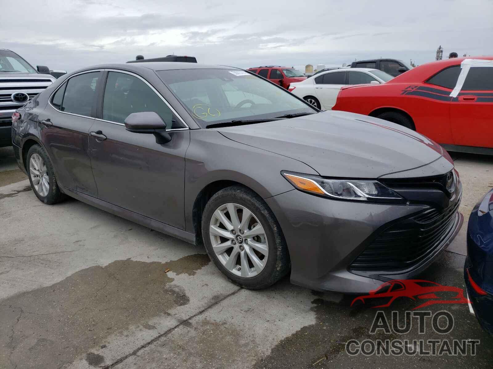TOYOTA CAMRY 2018 - 4T1B11HK1JU098981