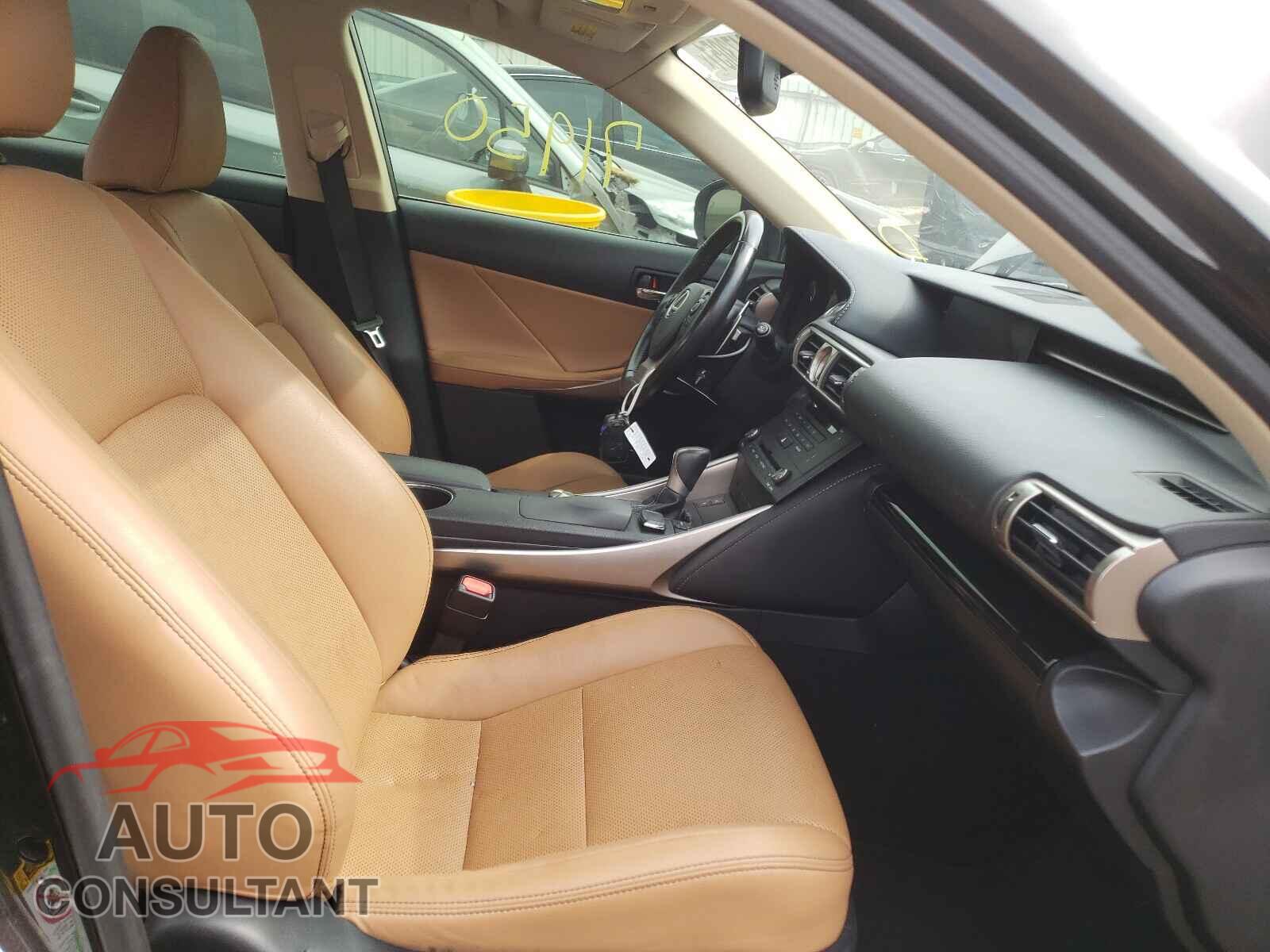 LEXUS IS 2016 - JTHBA1D23G5010959