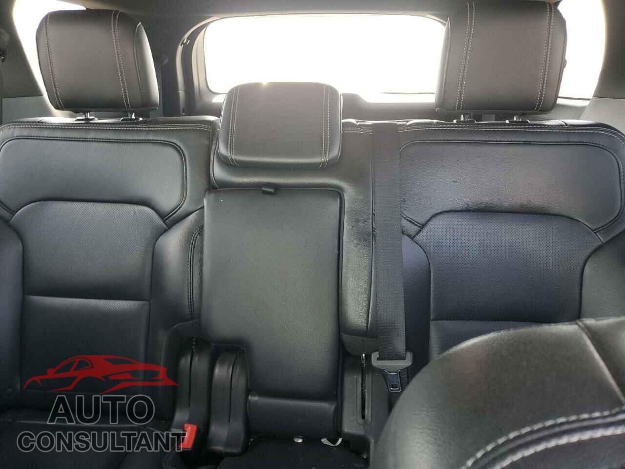 FORD EXPLORER 2018 - 1FM5K7F85JGA70961