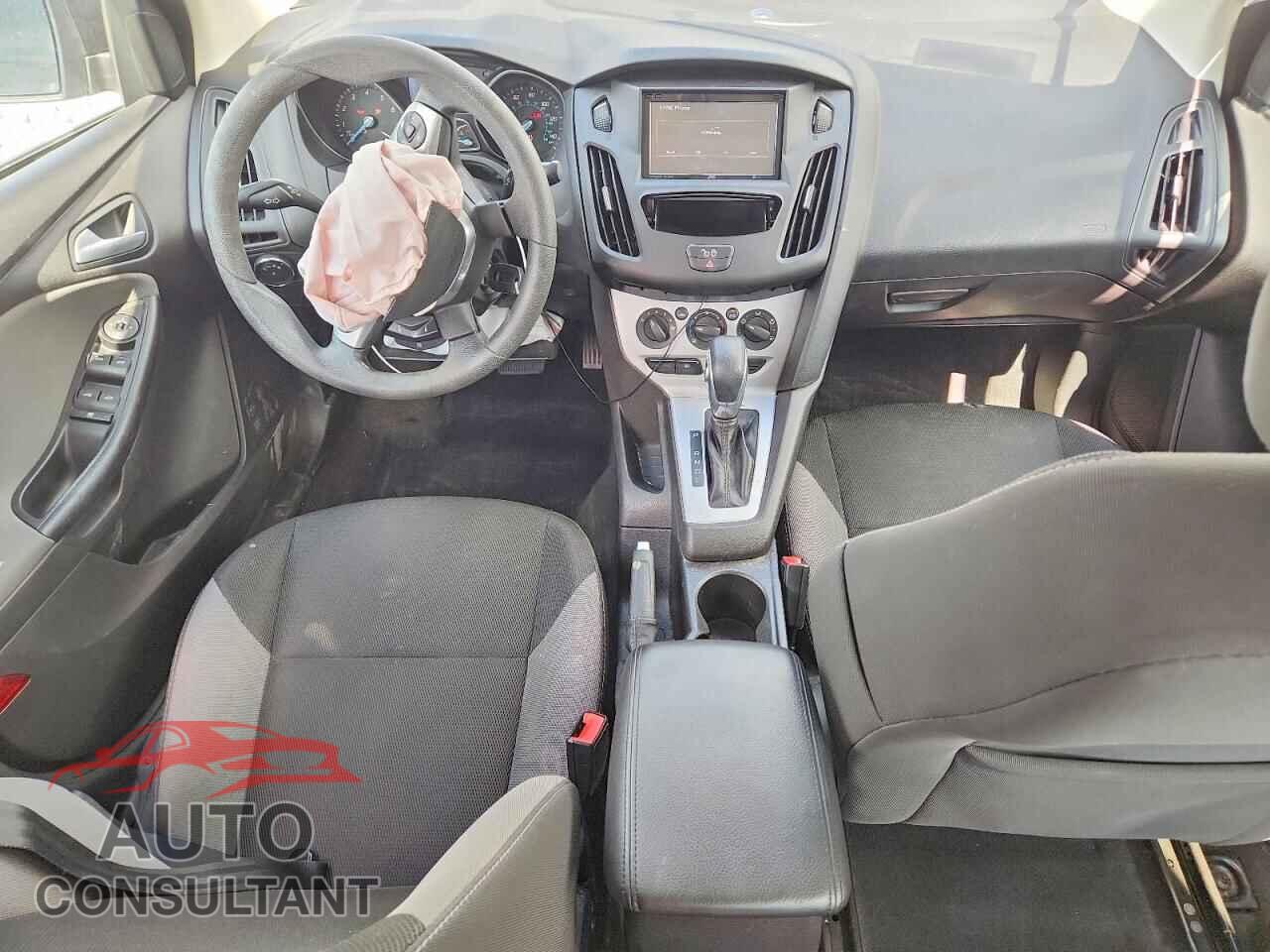 FORD FOCUS 2014 - 1FADP3F29EL433030