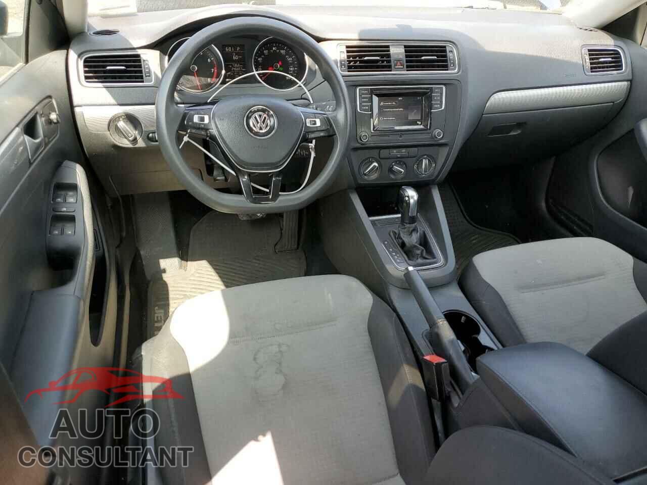 VOLKSWAGEN JETTA 2017 - 3VW2B7AJ4HM345685