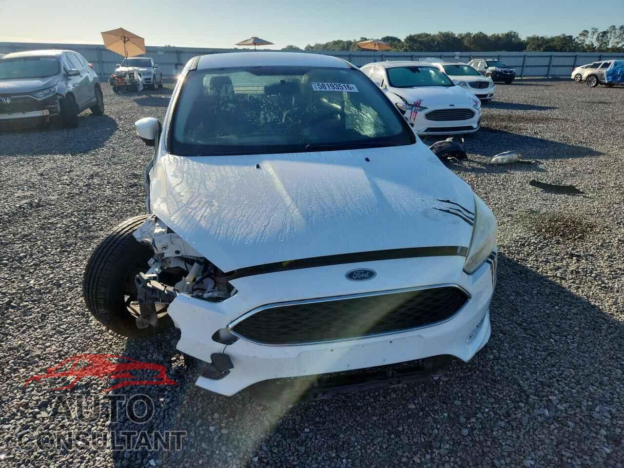 FORD FOCUS 2016 - 1FADP3F26GL306108