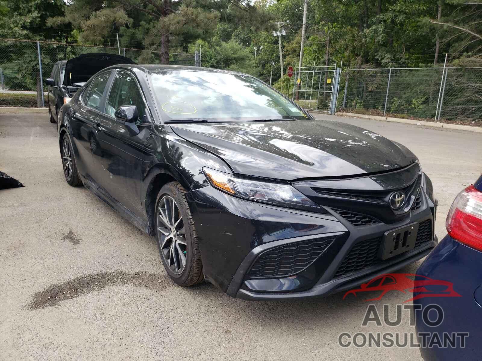 TOYOTA CAMRY 2021 - 4T1G11AK2MU532846