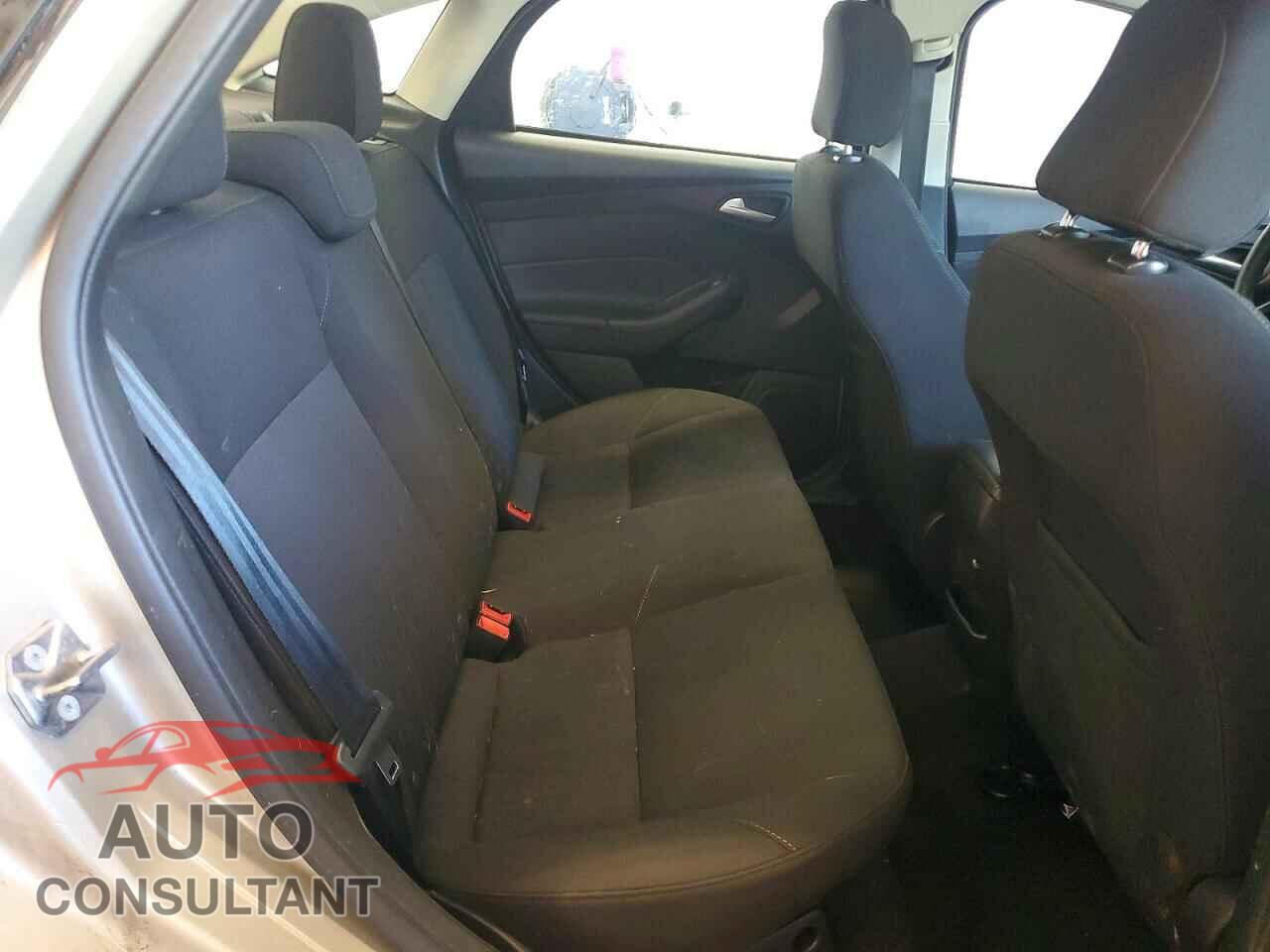FORD FOCUS 2017 - 1FADP3F22HL309430