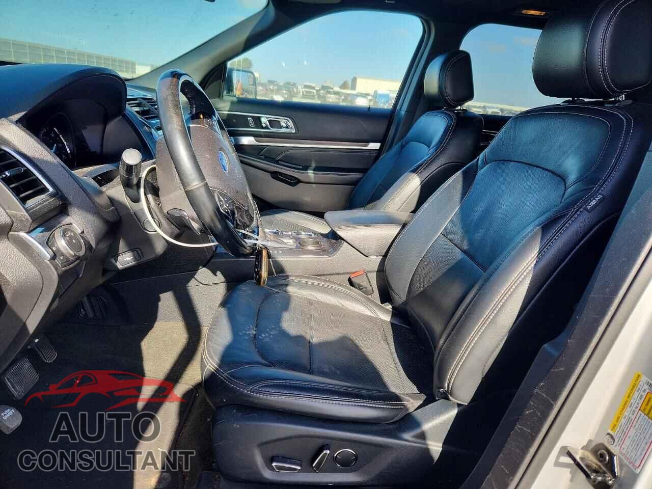 FORD EXPLORER 2017 - 1FM5K7F88HGC93649