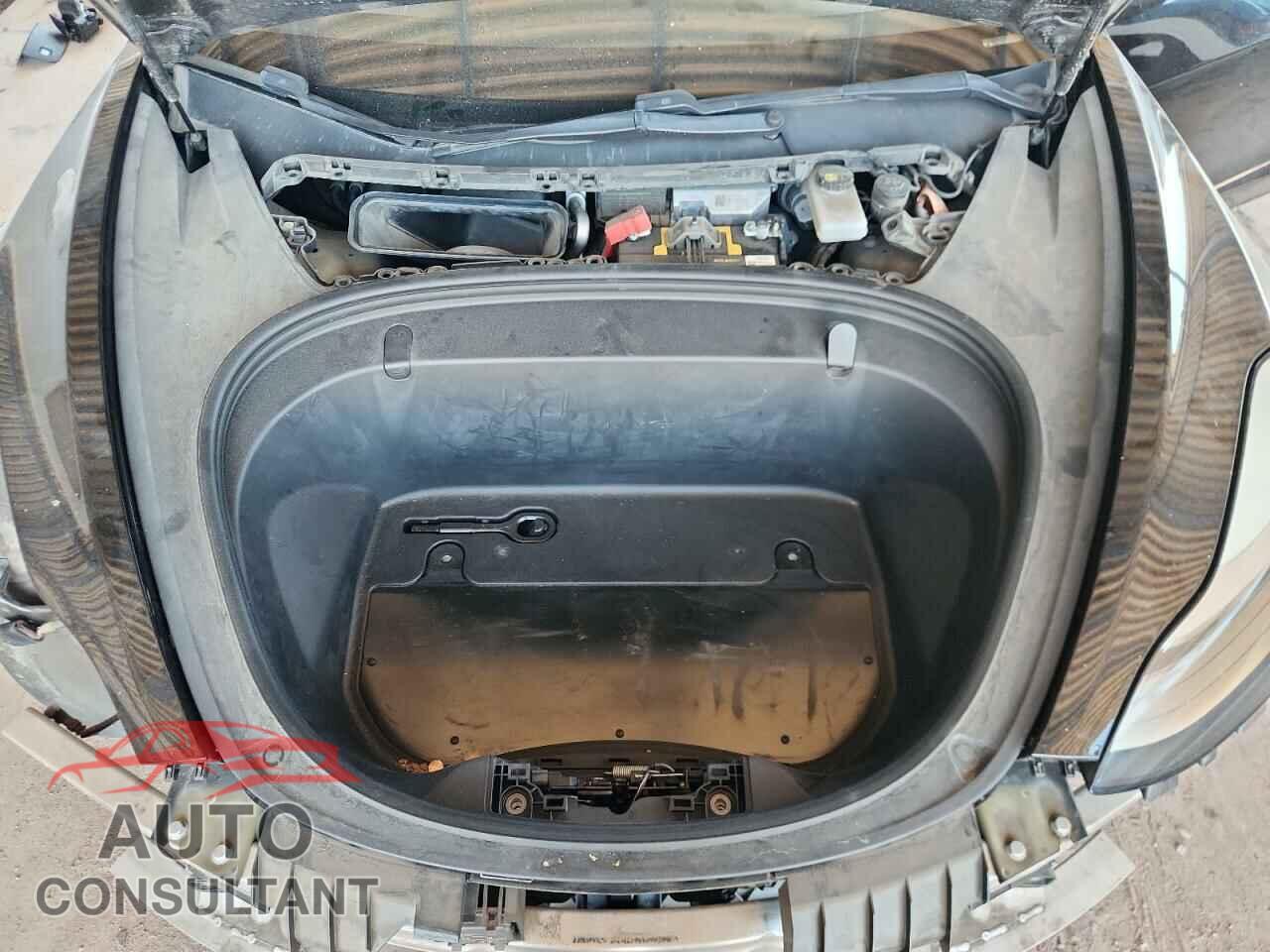 TESLA MODEL 3 2019 - 5YJ3E1EA2KF306739