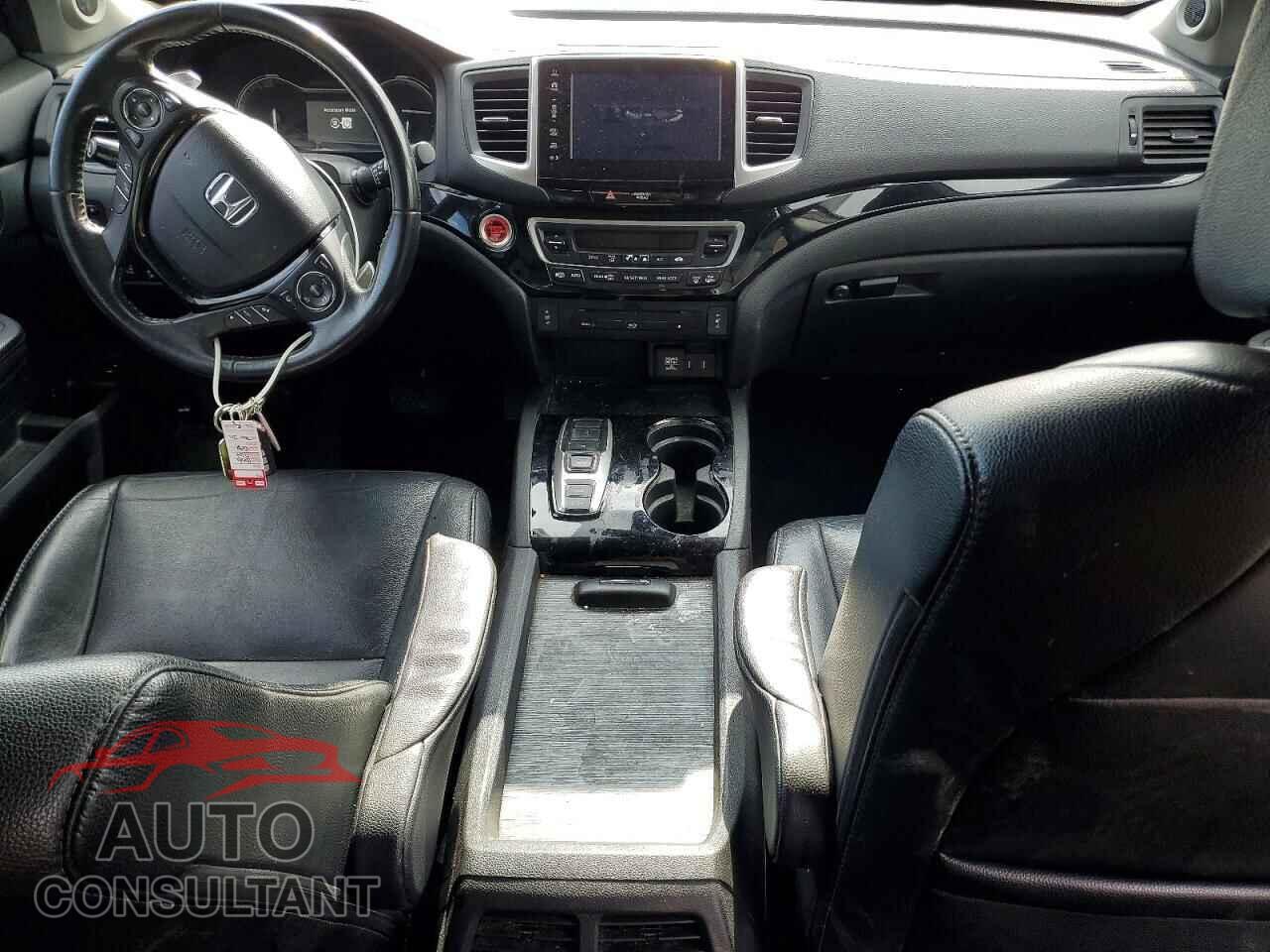 HONDA PILOT 2017 - 5FNYF6H95HB083607