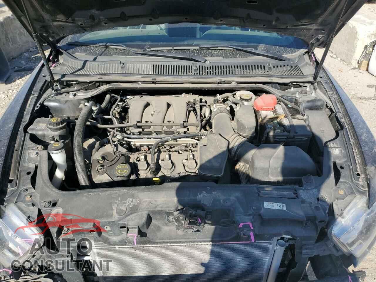 FORD TAURUS 2017 - 1FAHP2E86HG122590