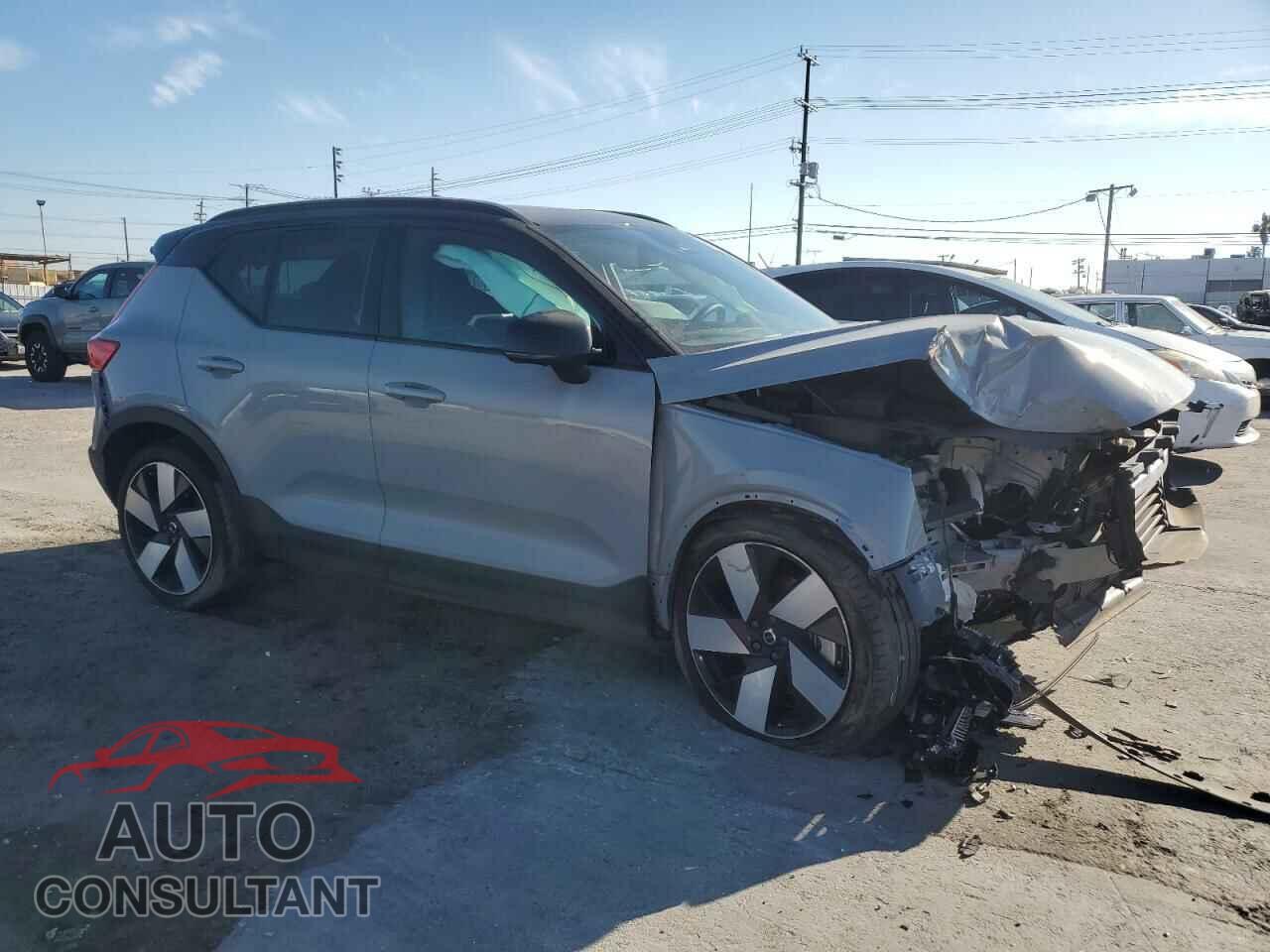 VOLVO XC40 2024 - YV4EH3HL4R2232839