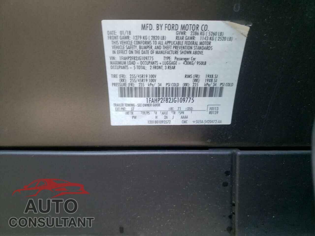 FORD TAURUS 2018 - 1FAHP2F82JG109775