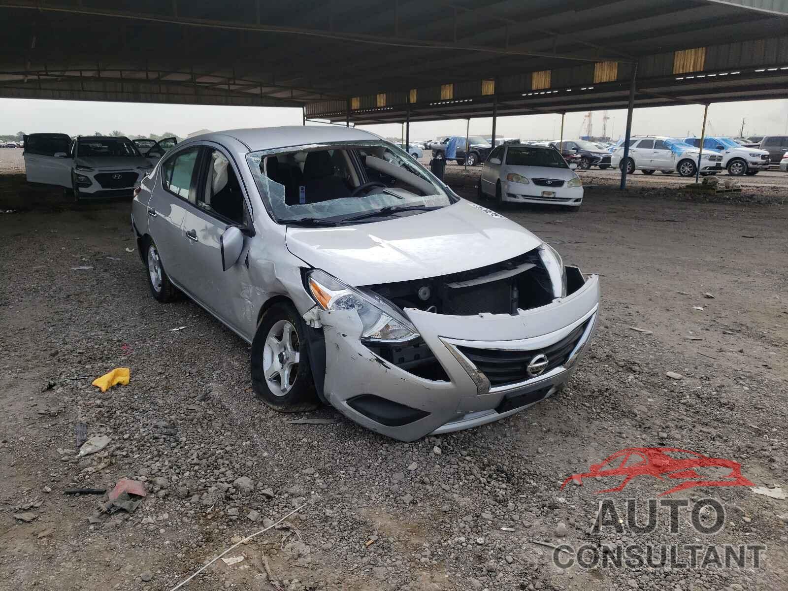 NISSAN VERSA 2017 - 3N1CN7AP3HL821968
