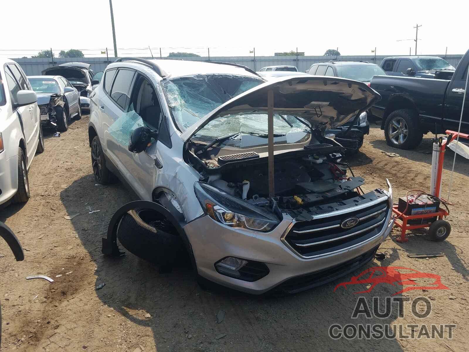 FORD ESCAPE 2017 - 1FMCU9J96HUD27859