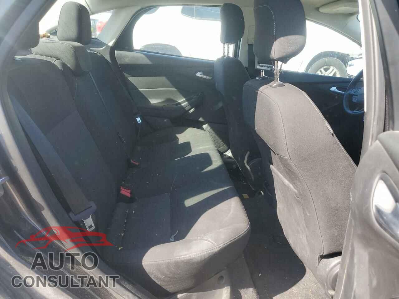 FORD FOCUS 2018 - 1FADP3FE4JL322566
