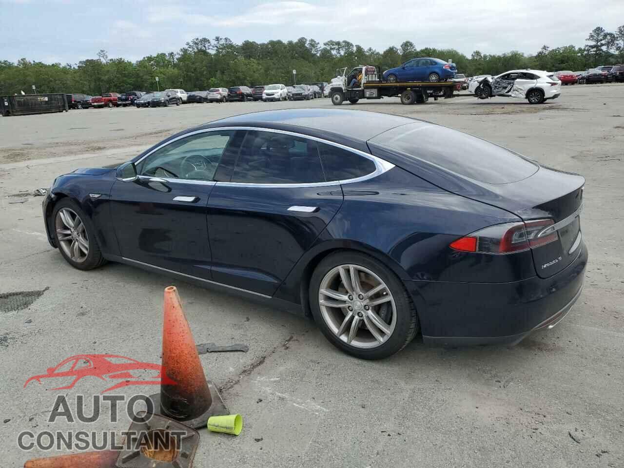 TESLA MODEL S 2013 - 5YJSA1CG1DFP04722