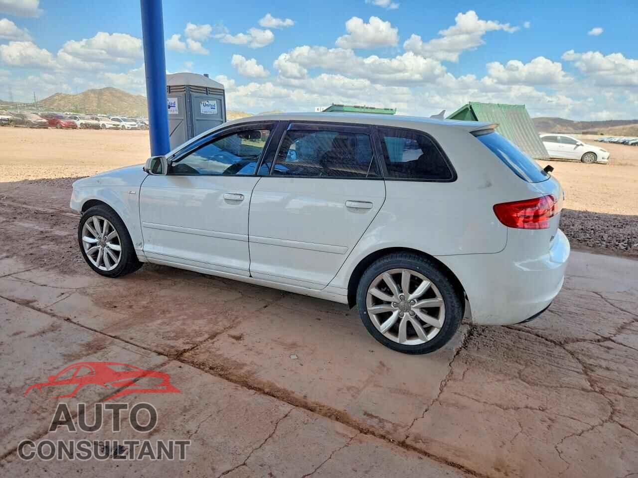 AUDI A3 2011 - WAUBJBFM8BA044298