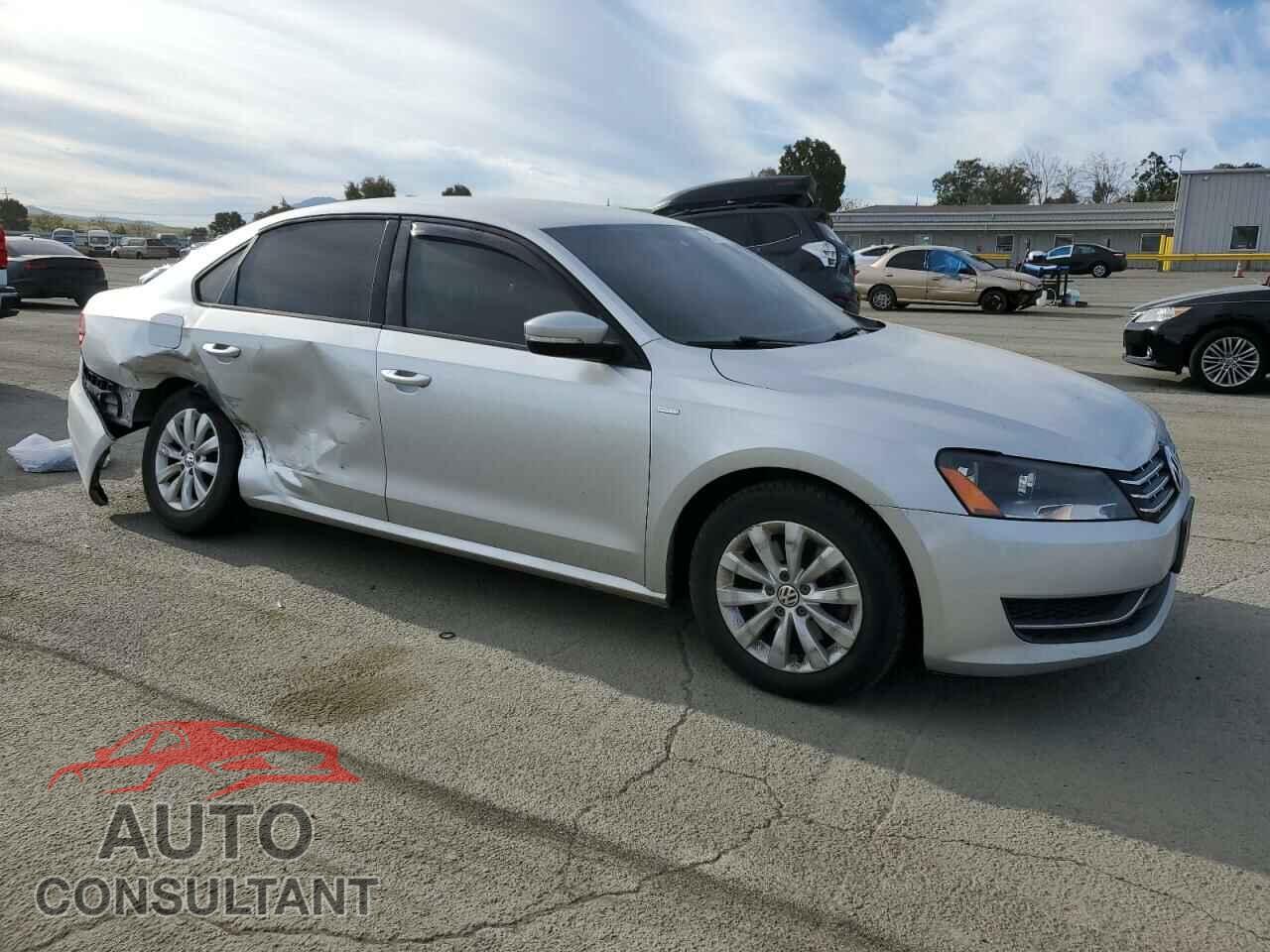 VOLKSWAGEN PASSAT 2015 - 1VWAT7A37FC039931