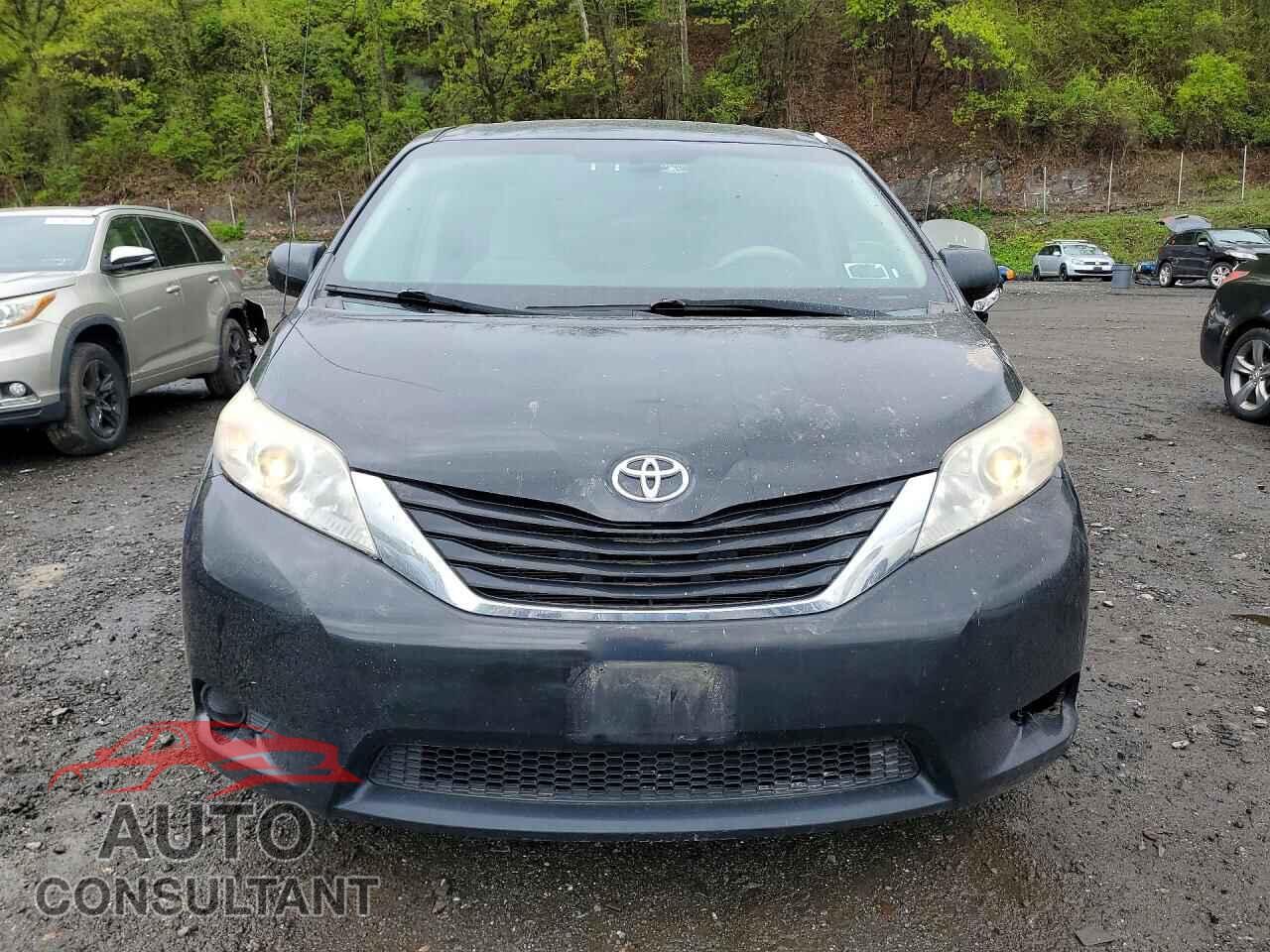 TOYOTA SIENNA 2013 - 5TDKK3DC8DS367644