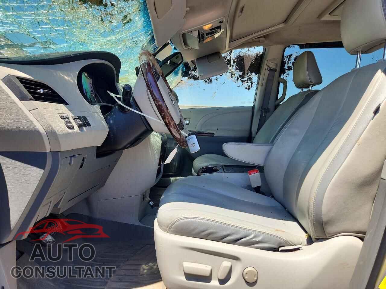 TOYOTA SIENNA 2011 - 5TDYK3DC3BS035876