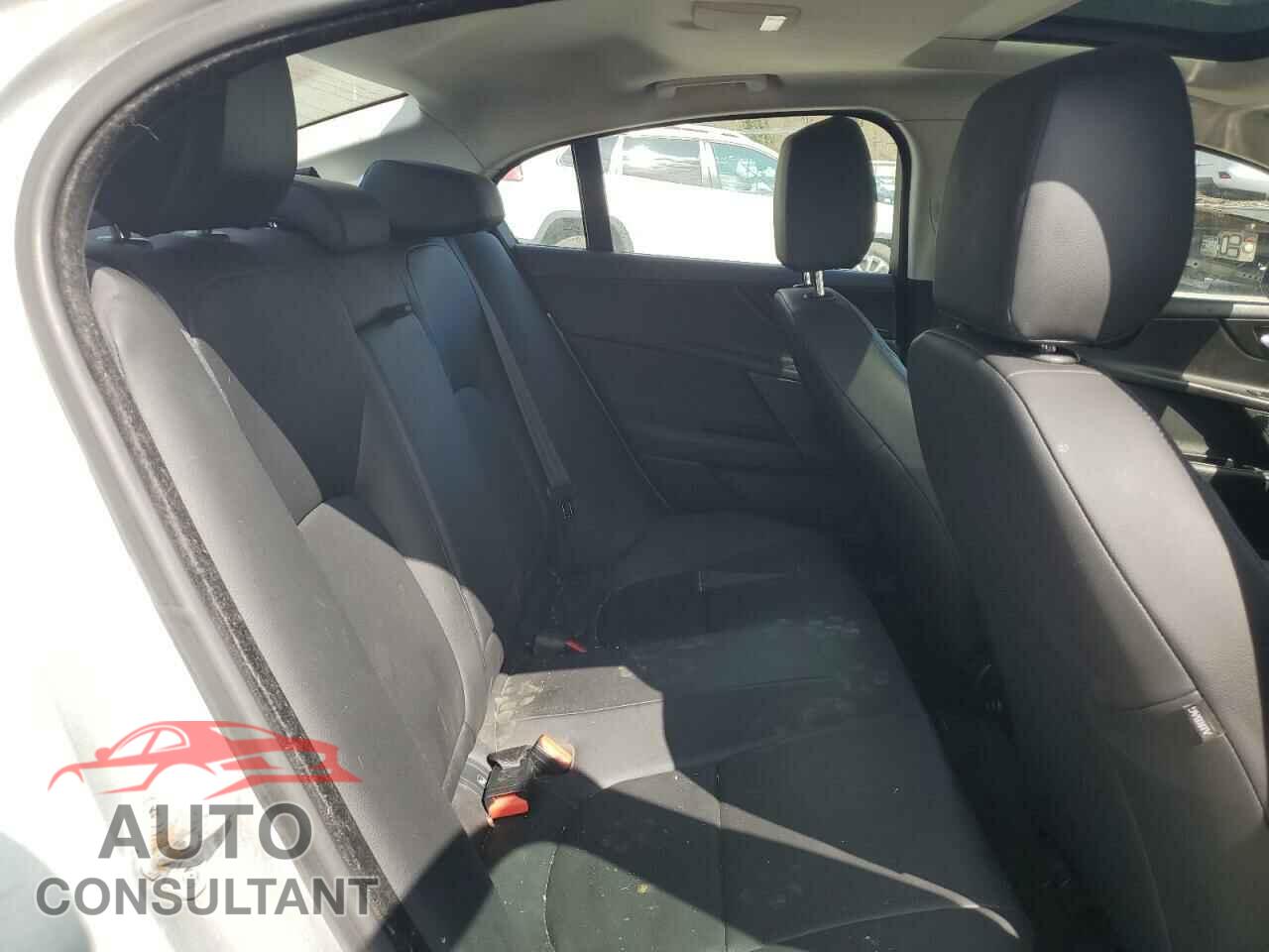 JAGUAR XJ 2017 - SAJAS4BNXHA977944