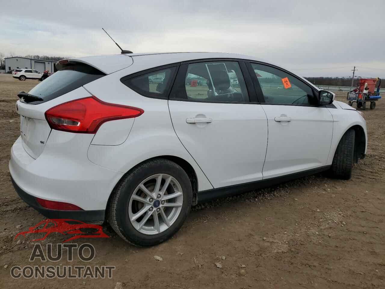 FORD FOCUS 2018 - 1FADP3K24JL230465