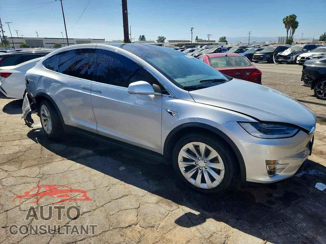 TESLA MODEL X 2016 - 5YJXCBE25GF024933