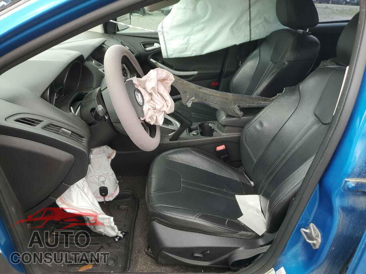 FORD FOCUS 2014 - 1FADP3F2XEL275927
