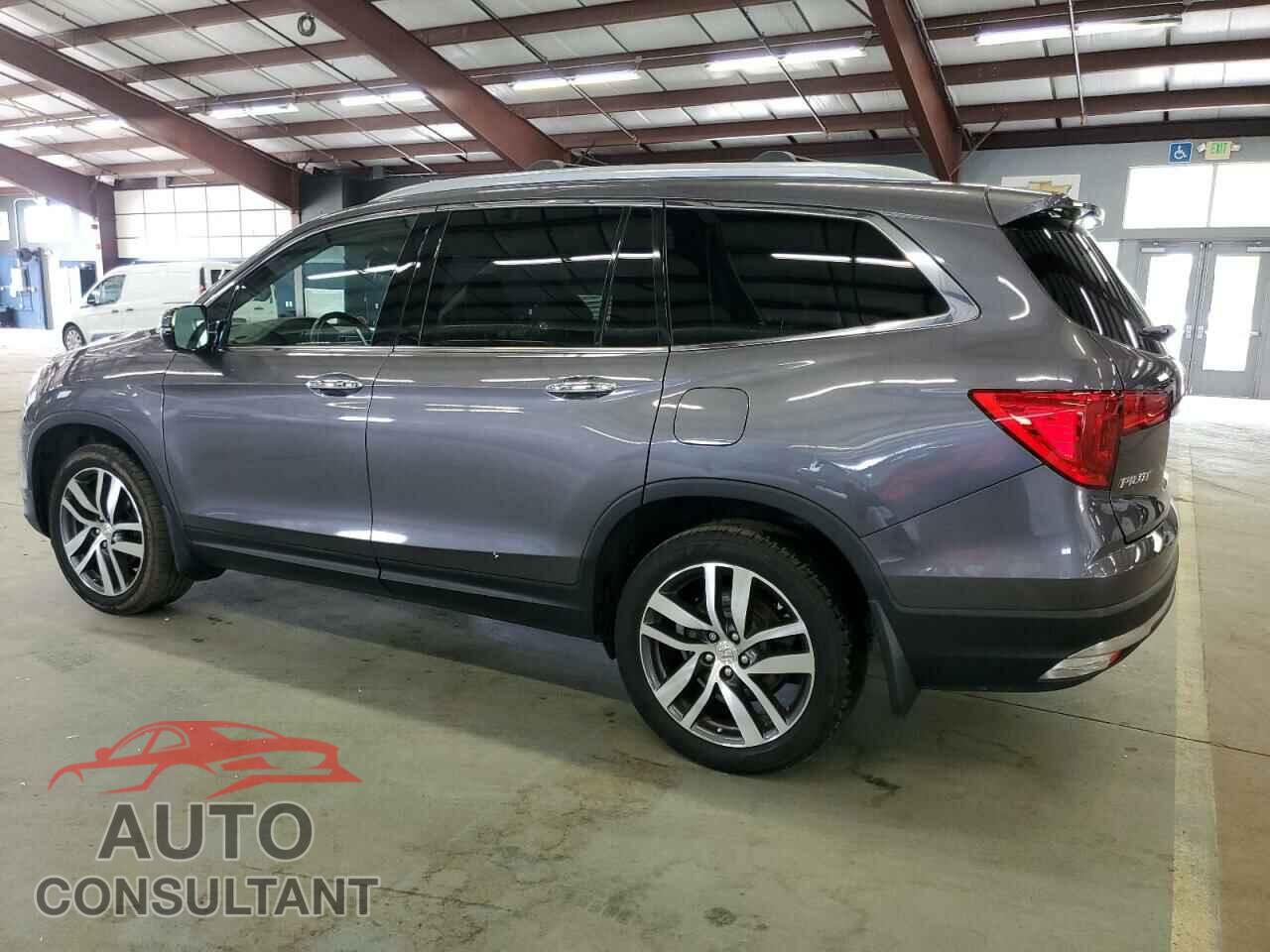 HONDA PILOT 2017 - 5FNYF6H98HB085495