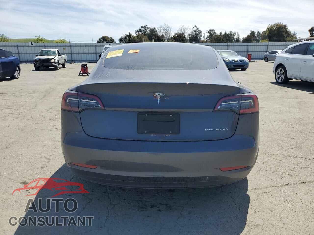 TESLA MODEL 3 2023 - 5YJ3E1EB7PF628745