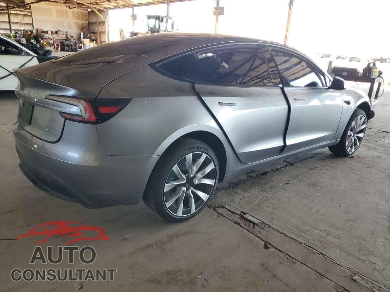 TESLA MODEL 3 2025 - 5YJ3E1EB6SF935588