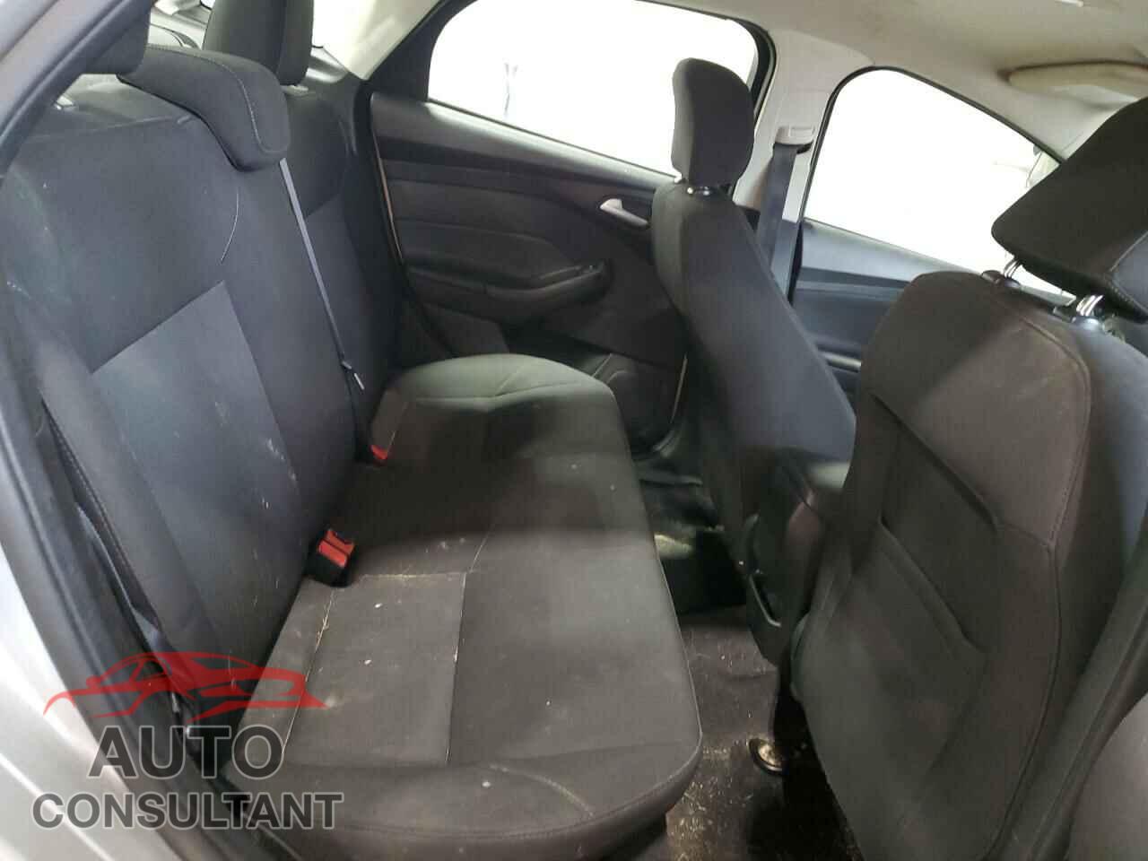 FORD FOCUS 2017 - 1FADP3F29HL304936