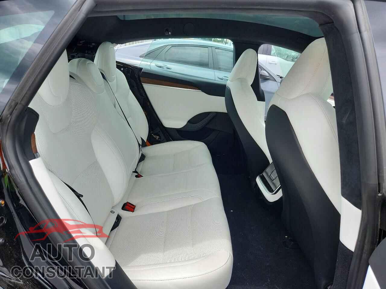 TESLA MODEL S 2024 - 5YJSA1E50RF536851
