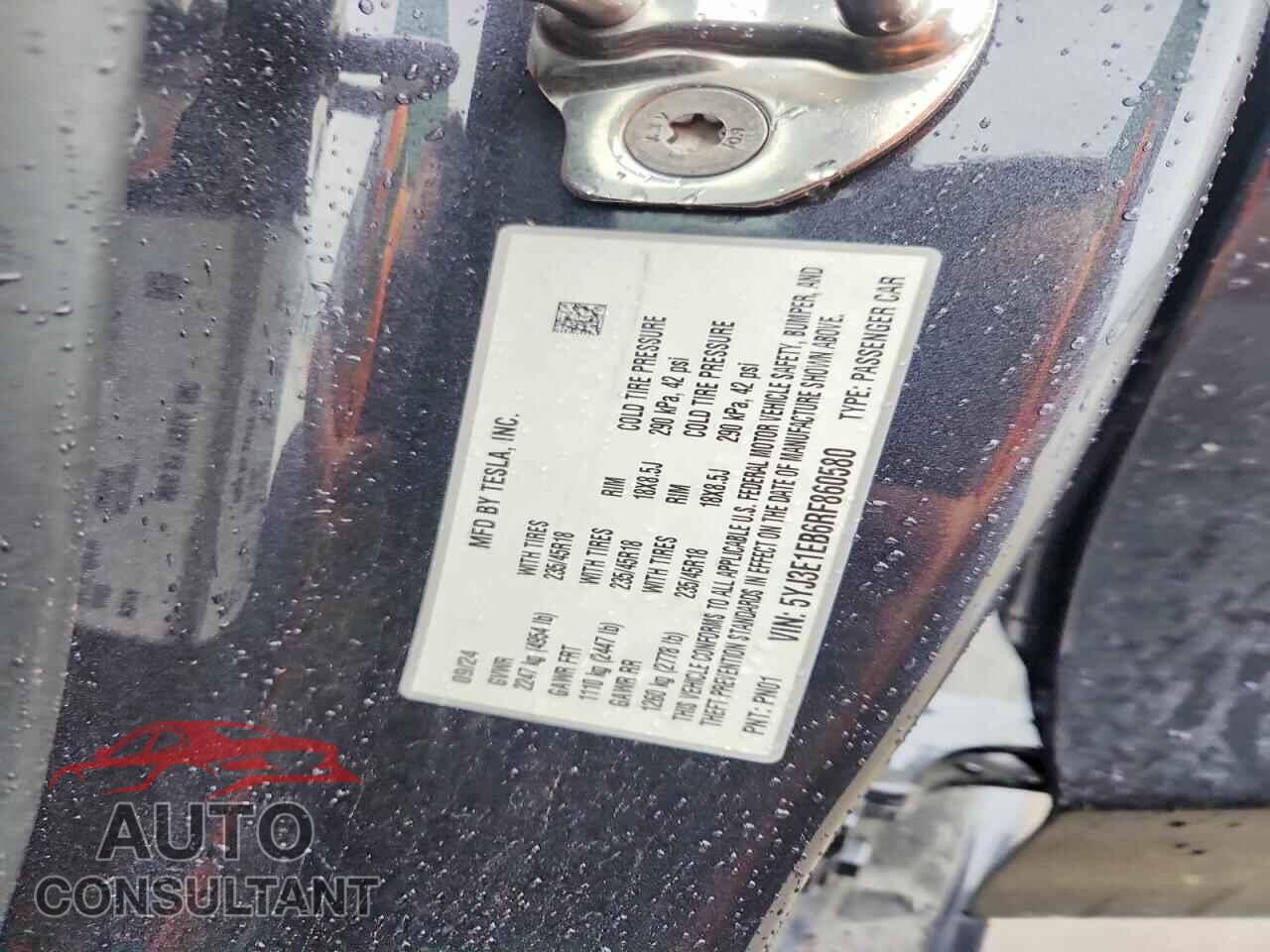 TESLA MODEL 3 2024 - 5YJ3E1EB6RF860580