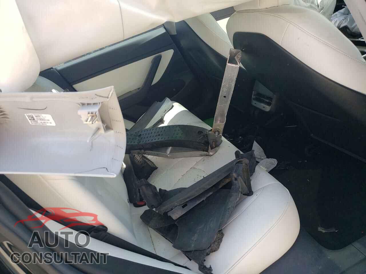 TESLA MODEL 3 2018 - 5YJ3E1EB2JF074070