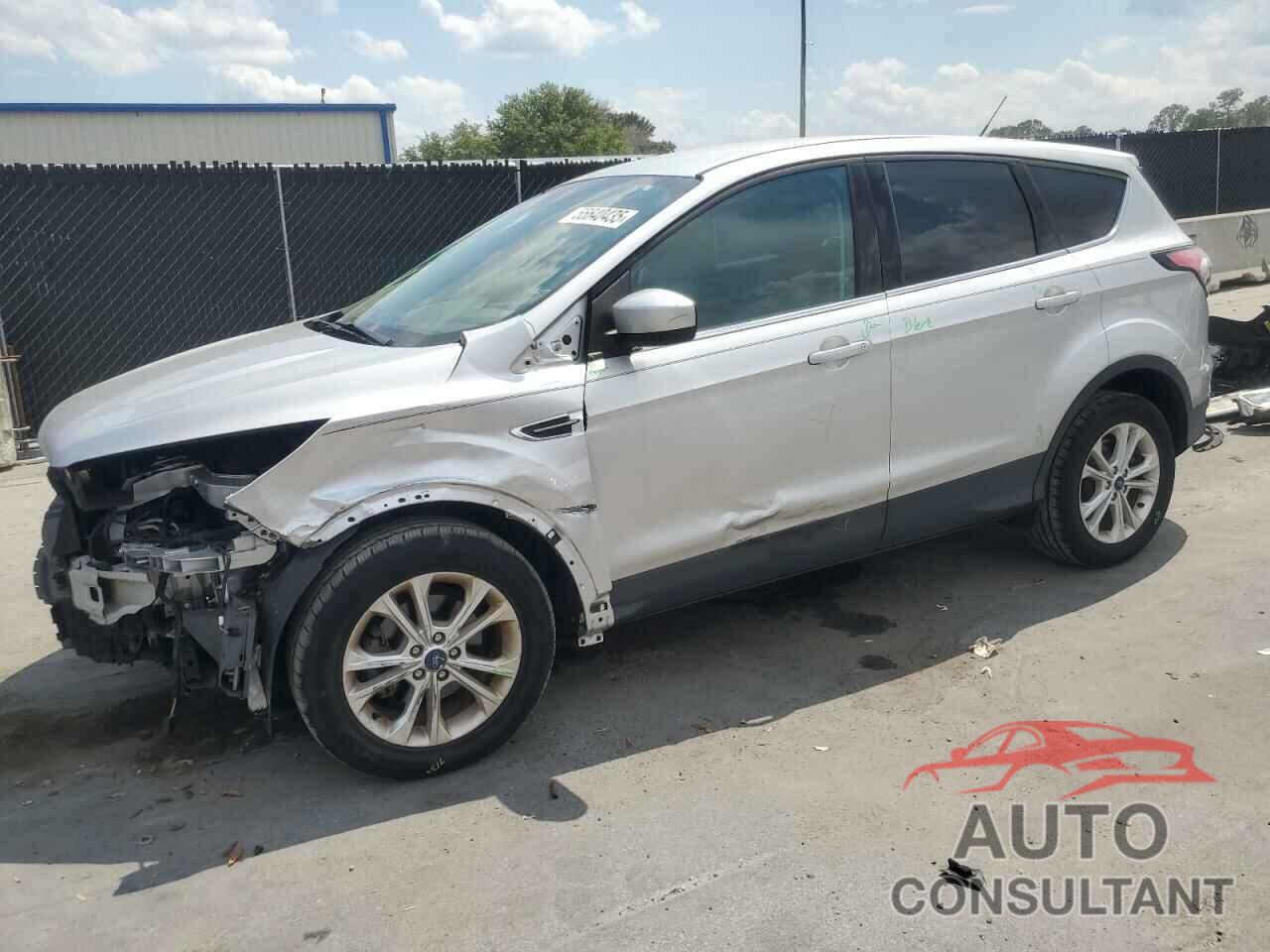 FORD ESCAPE 2017 - 1FMCU0GDXHUE43489