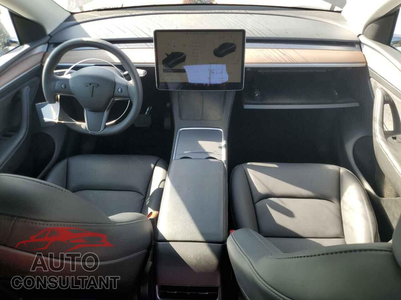 TESLA MODEL Y 2025 - 7SAYGDED2SF215033