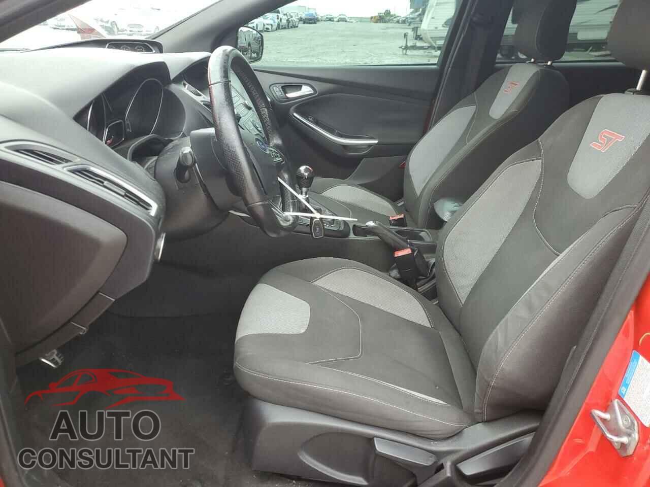 FORD FOCUS 2015 - 1FADP3L99FL336736