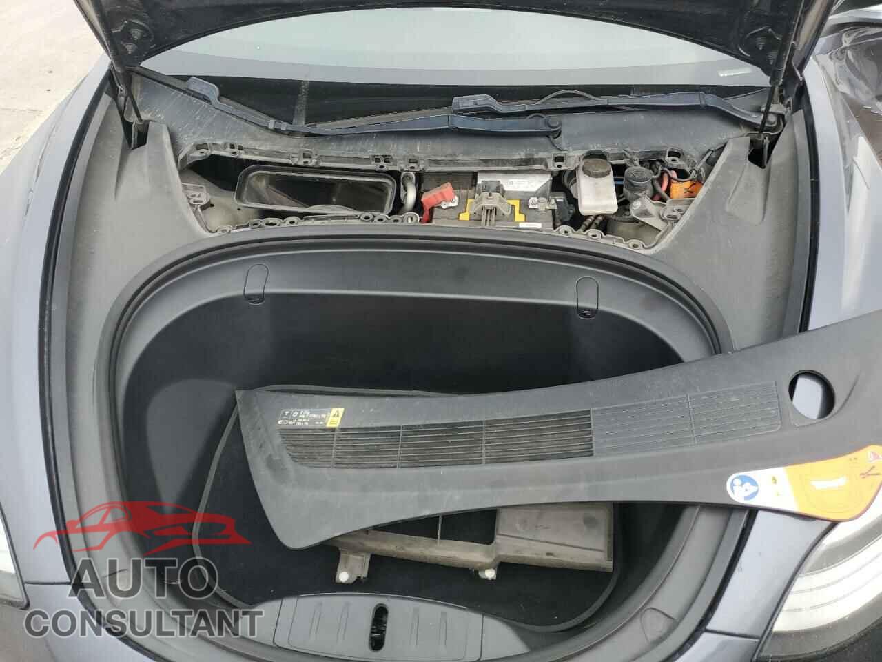 TESLA MODEL 3 2018 - 5YJ3E1EA4JF017554