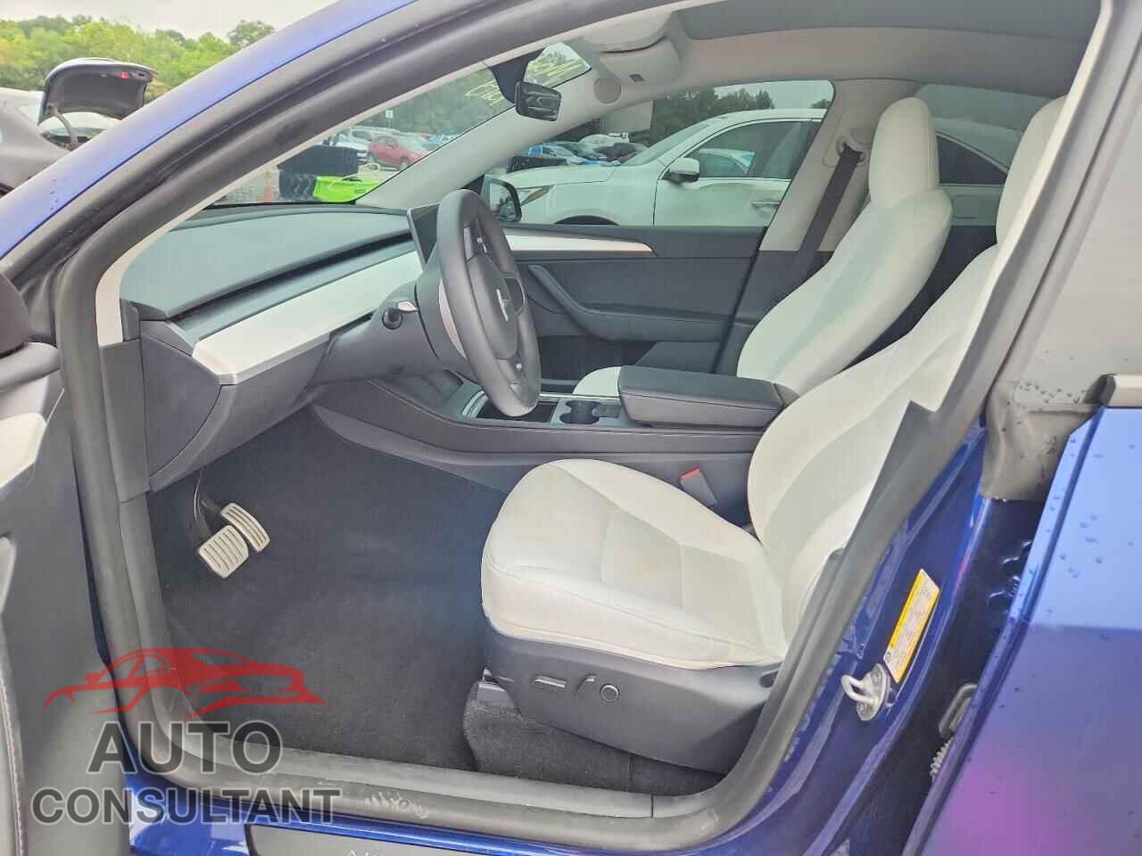 TESLA MODEL Y 2024 - 7SAYGDEF9RF048729