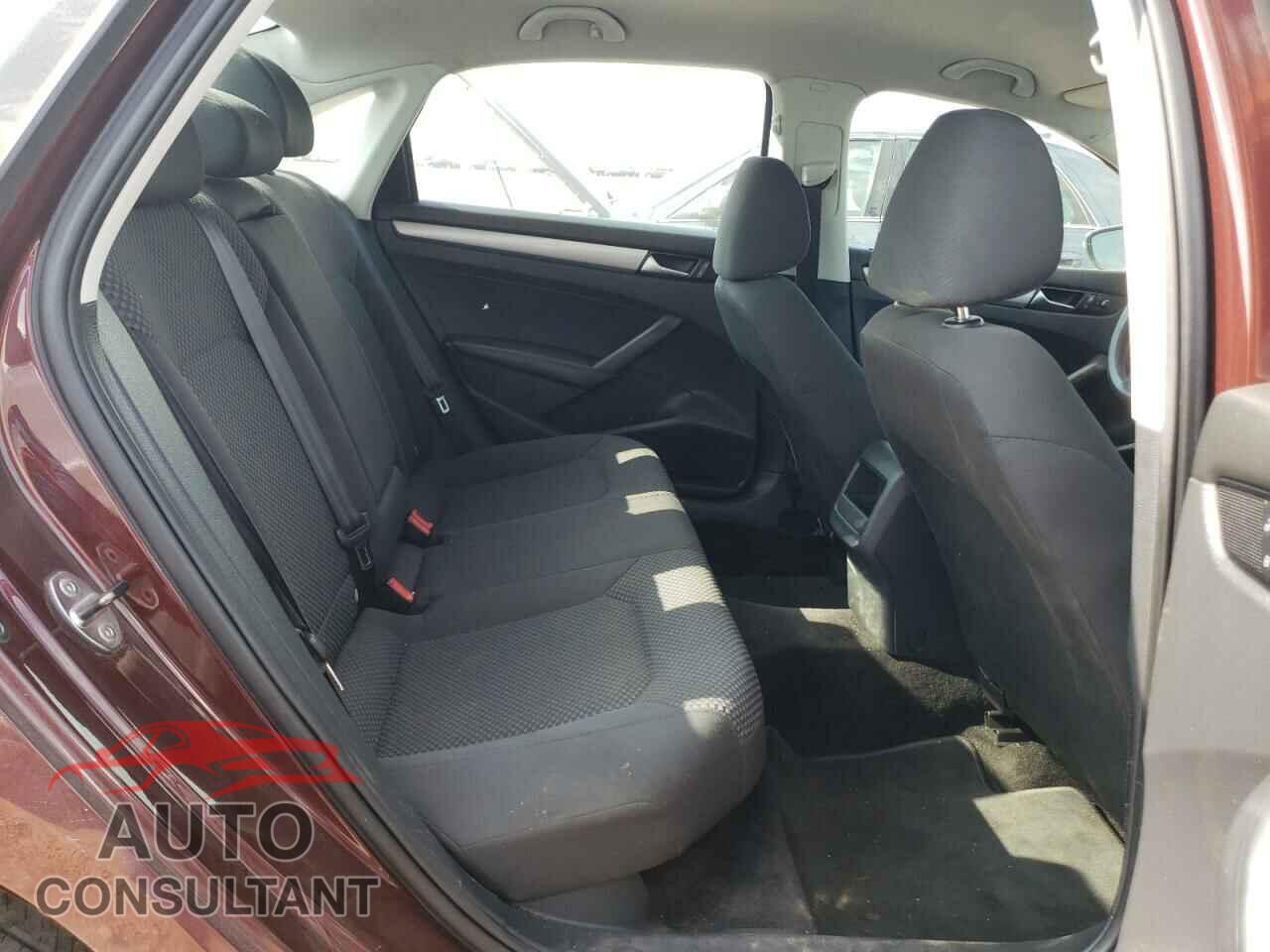 VOLKSWAGEN PASSAT 2012 - 1VWAP7A30CC042976