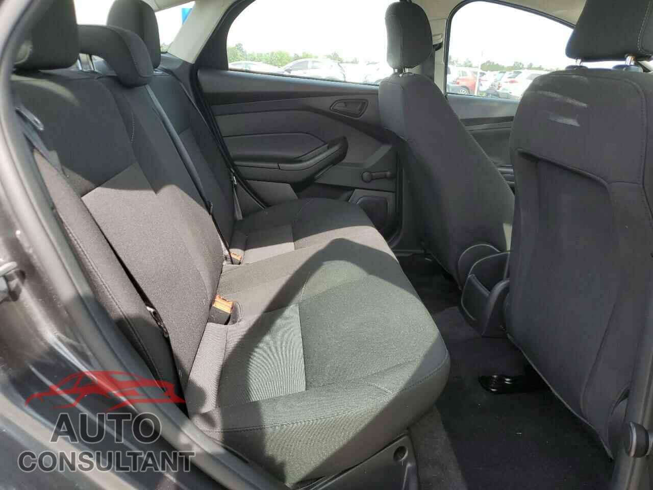 FORD FOCUS 2017 - 1FADP3E2XHL323044