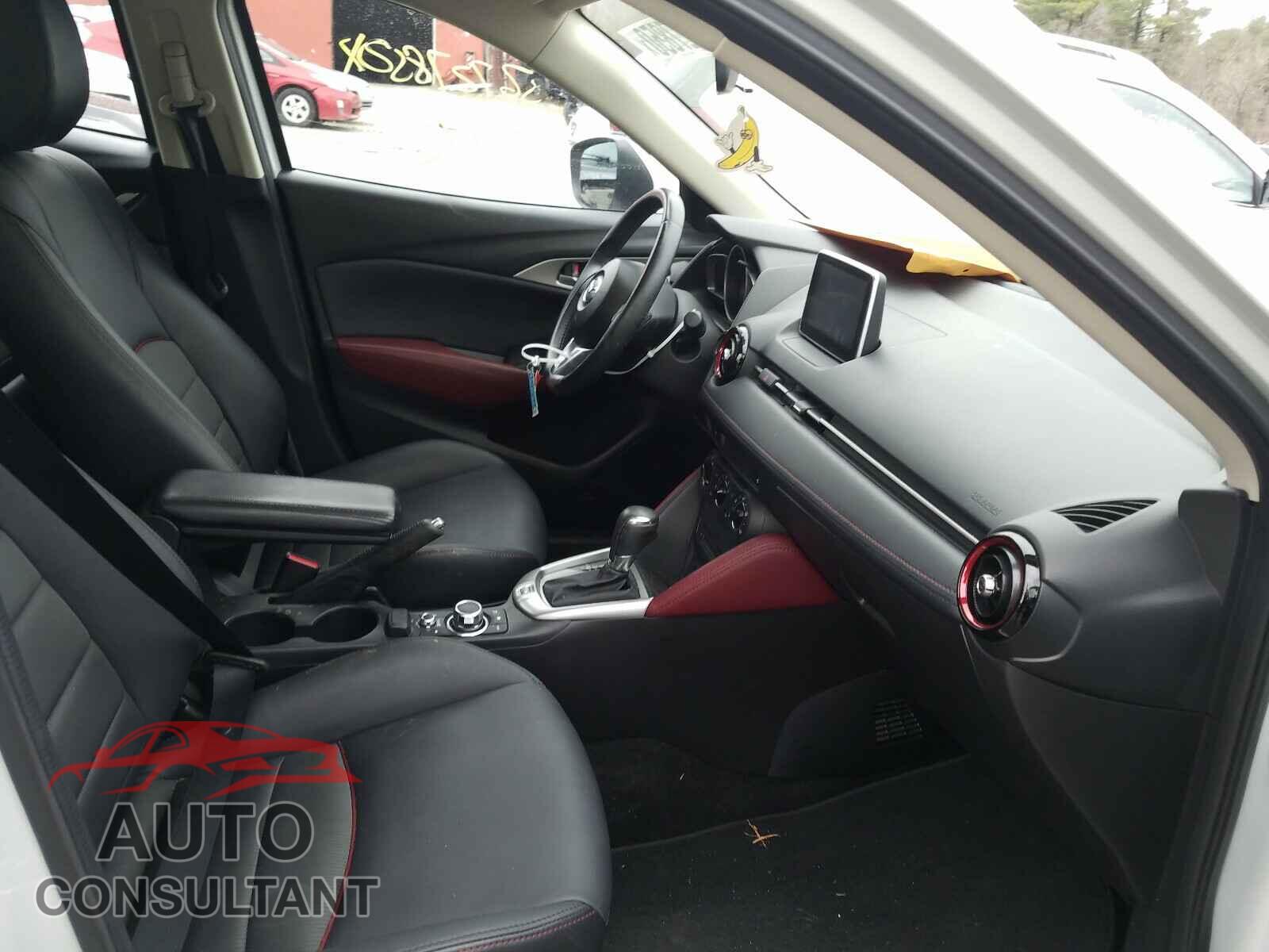 MAZDA CX-3 2017 - JM1DKFC71H0154932