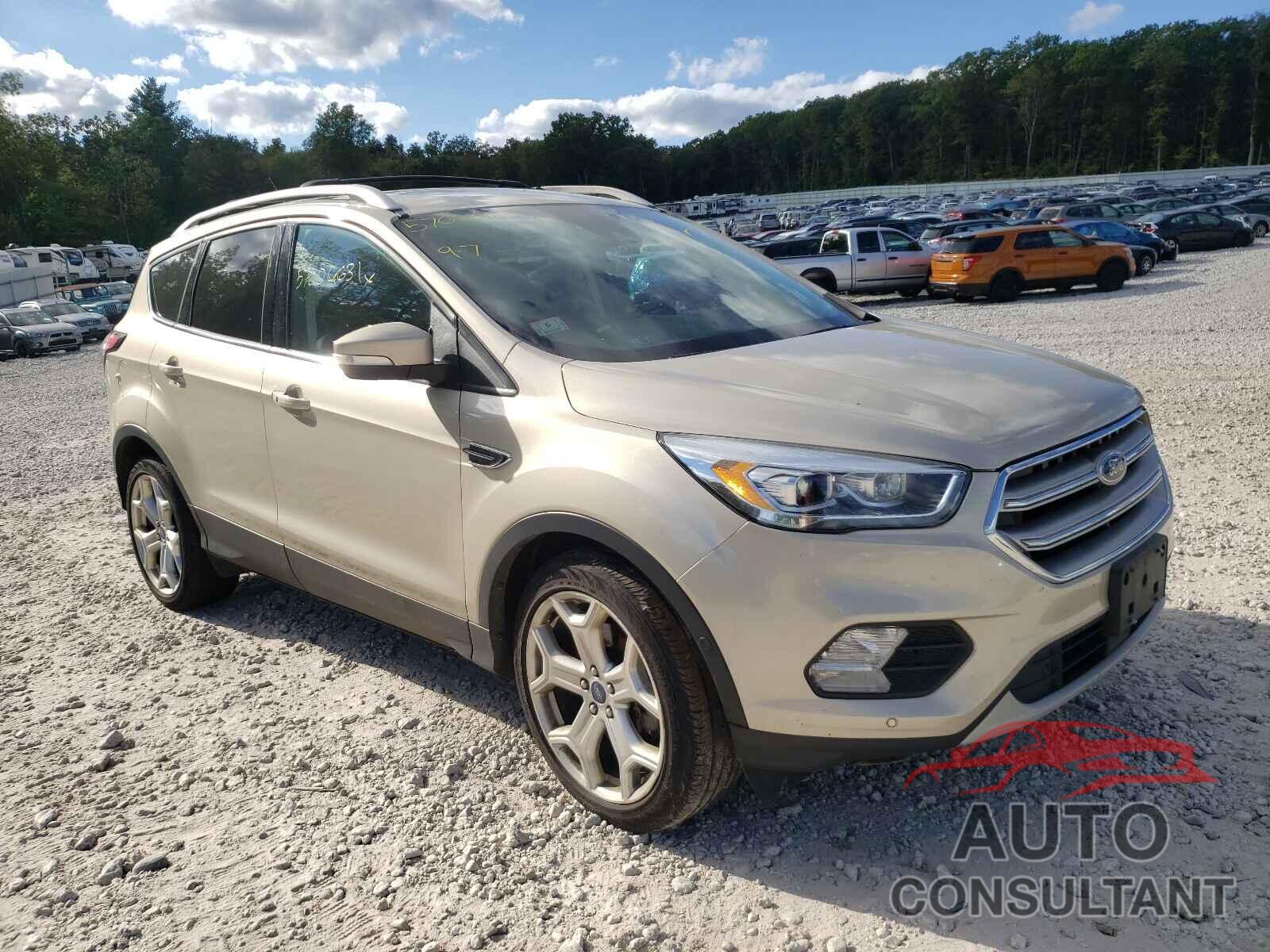 FORD ESCAPE 2017 - 1FMCU9J95HUB70888