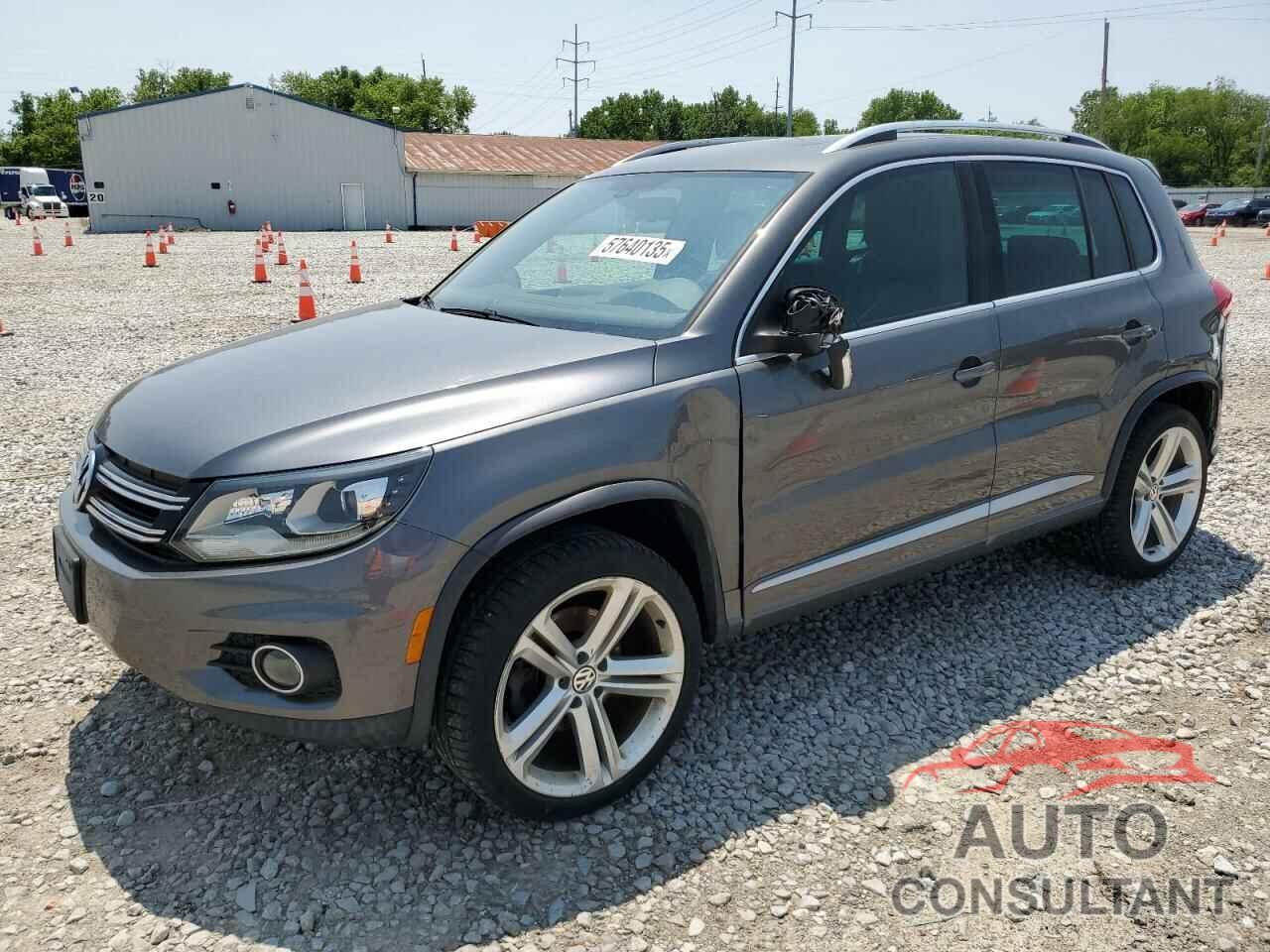 VOLKSWAGEN TIGUAN 2015 - WVGBV7AX0FW074874