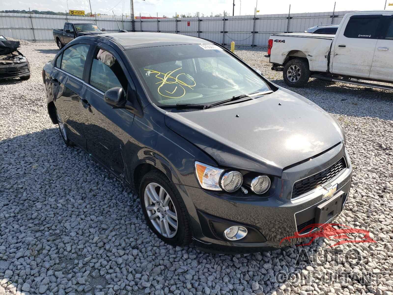CHEVROLET SONIC 2016 - 1G1JC5SH0G4104026