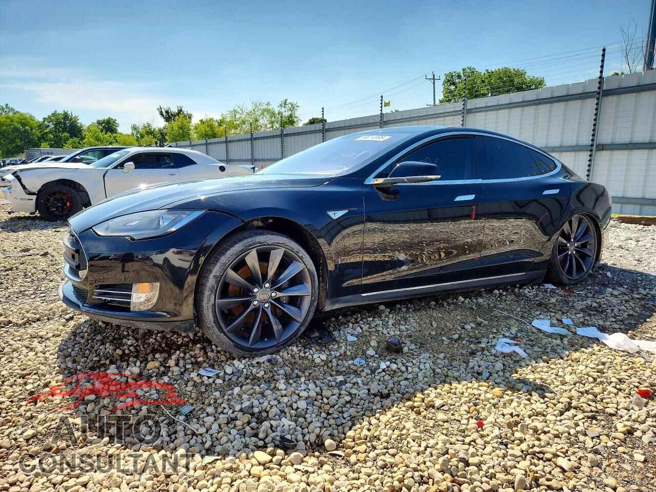 TESLA MODEL S 2013 - 5YJSA1BG5DFP03896