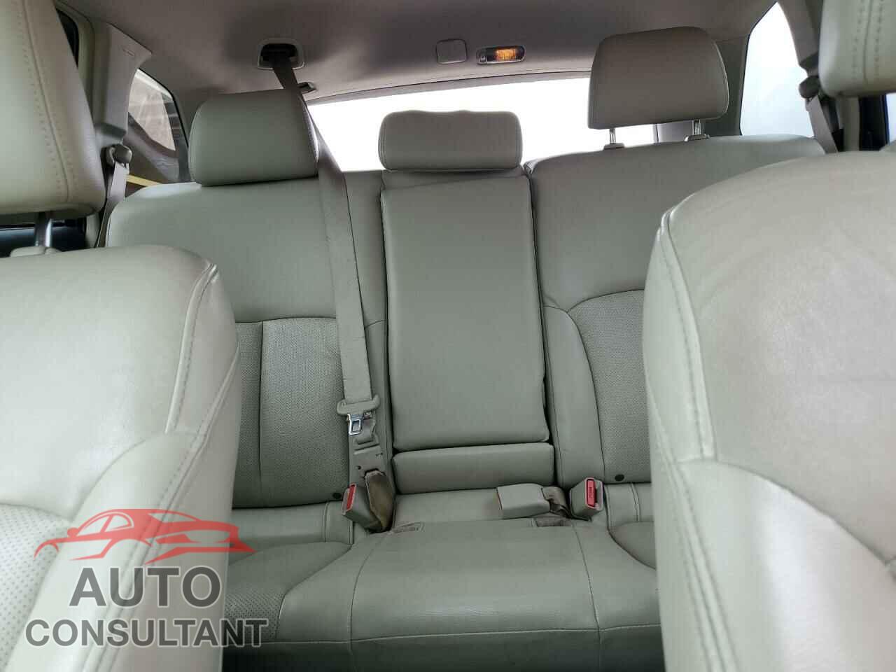 SUBARU OUTBACK 2011 - 4S4BRBKC6B3425270